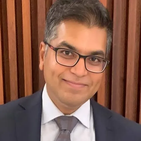 Dr Pumeshen Bisetty